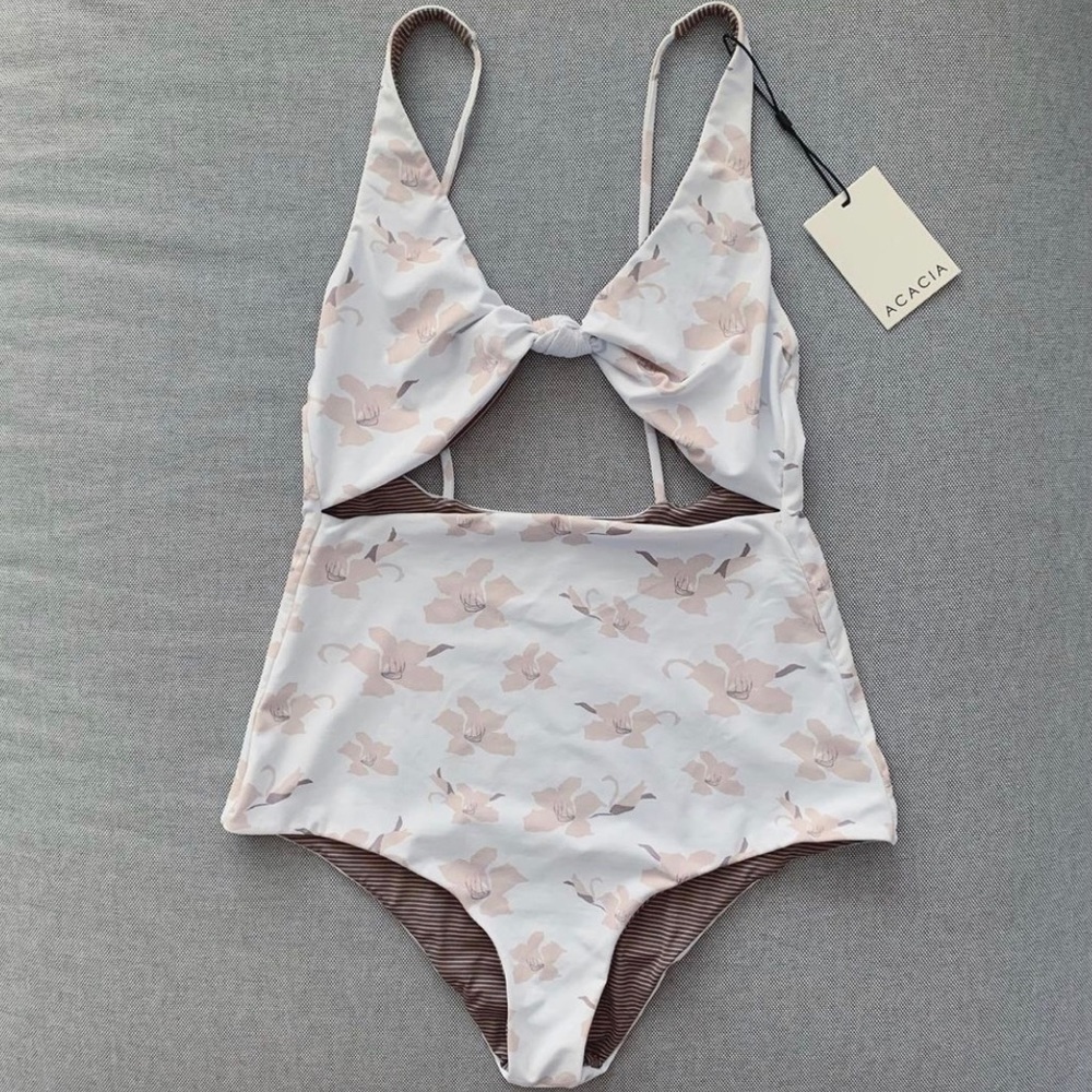 235v BNWT Acacia Swimwear Washed Aloha Indies (L)